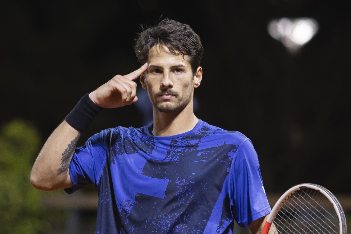 Imagen de Justo sorprendió a Ficovich en el inicio del main draw del YPF Buenos Aires Challenger presentado por La Roche - Posay